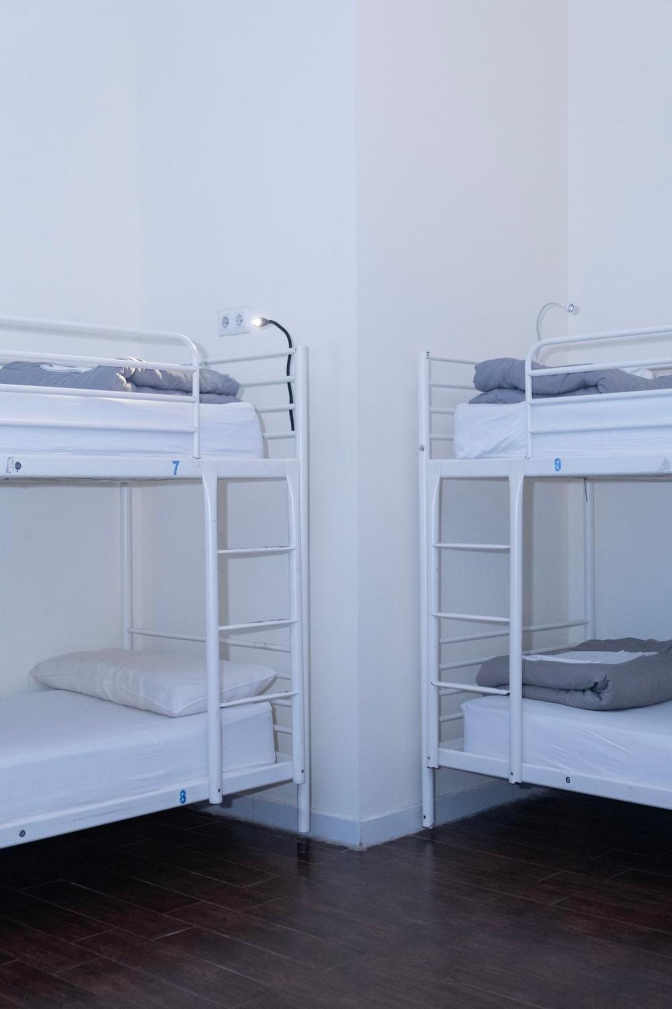 Posto Letto in Dormitorio con 10 Letti