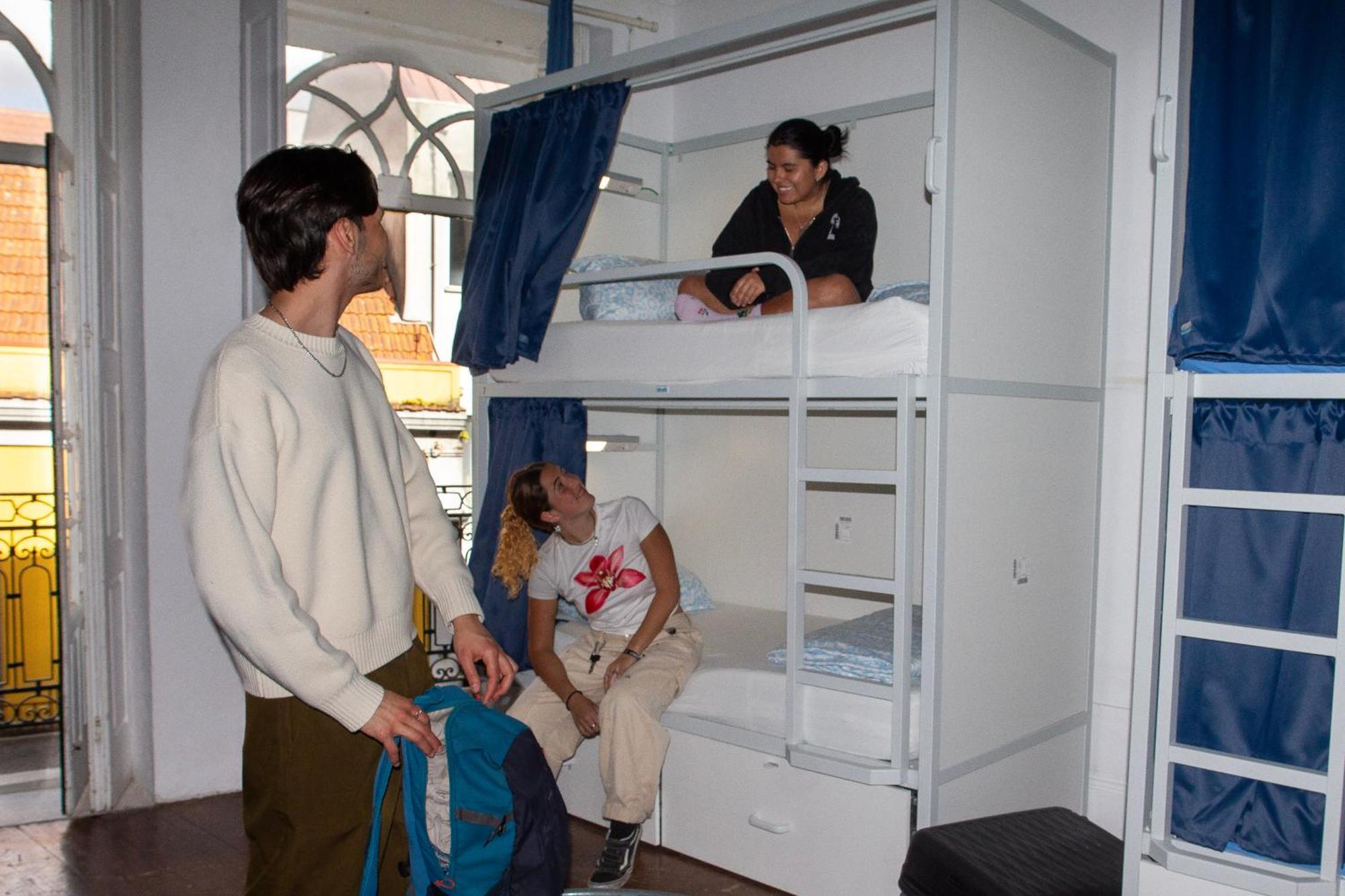 Bed 12-Bed Mixed Dormitory Room