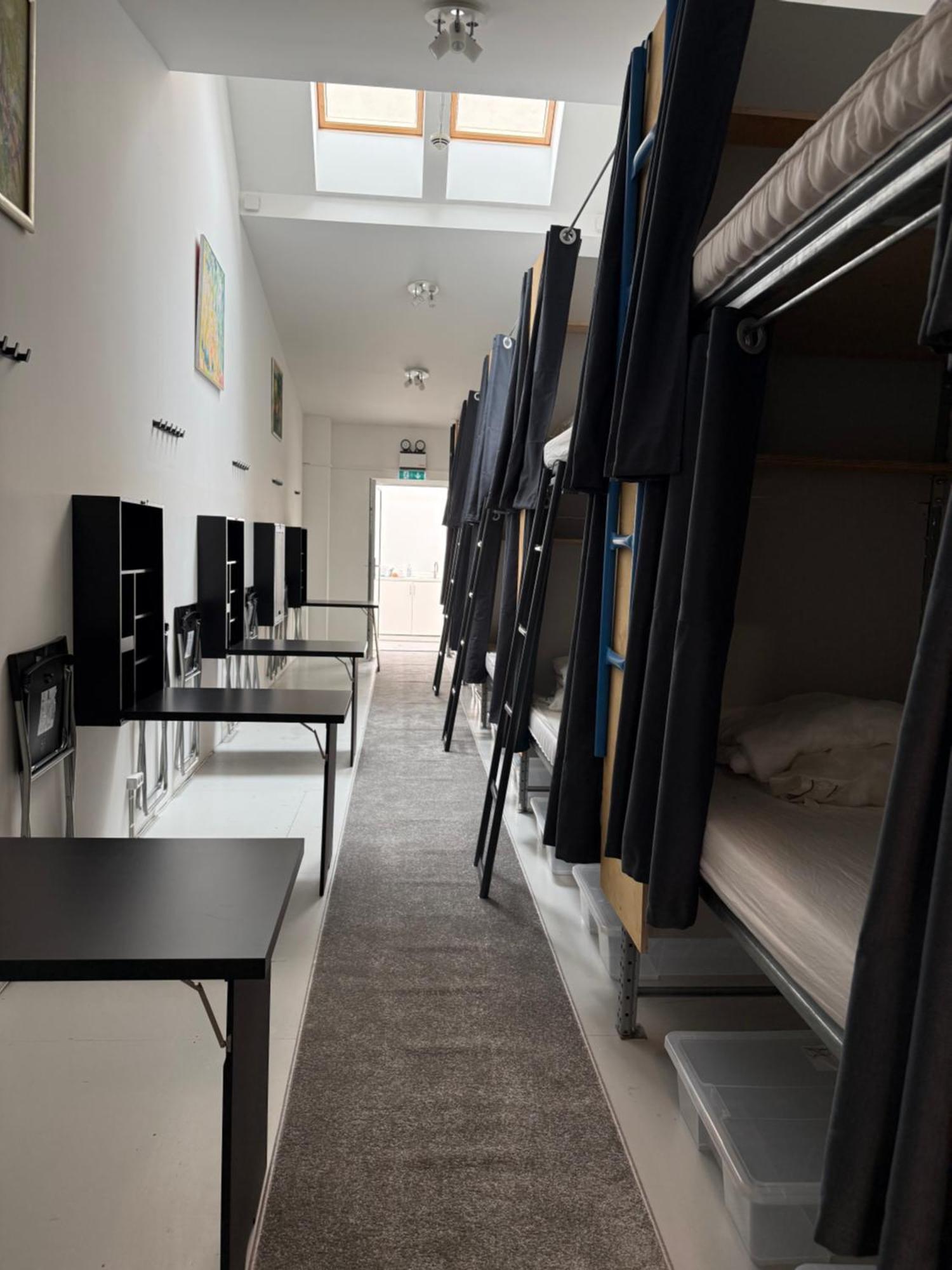 Posto Letto in Dormitorio Misto con 10 Letti