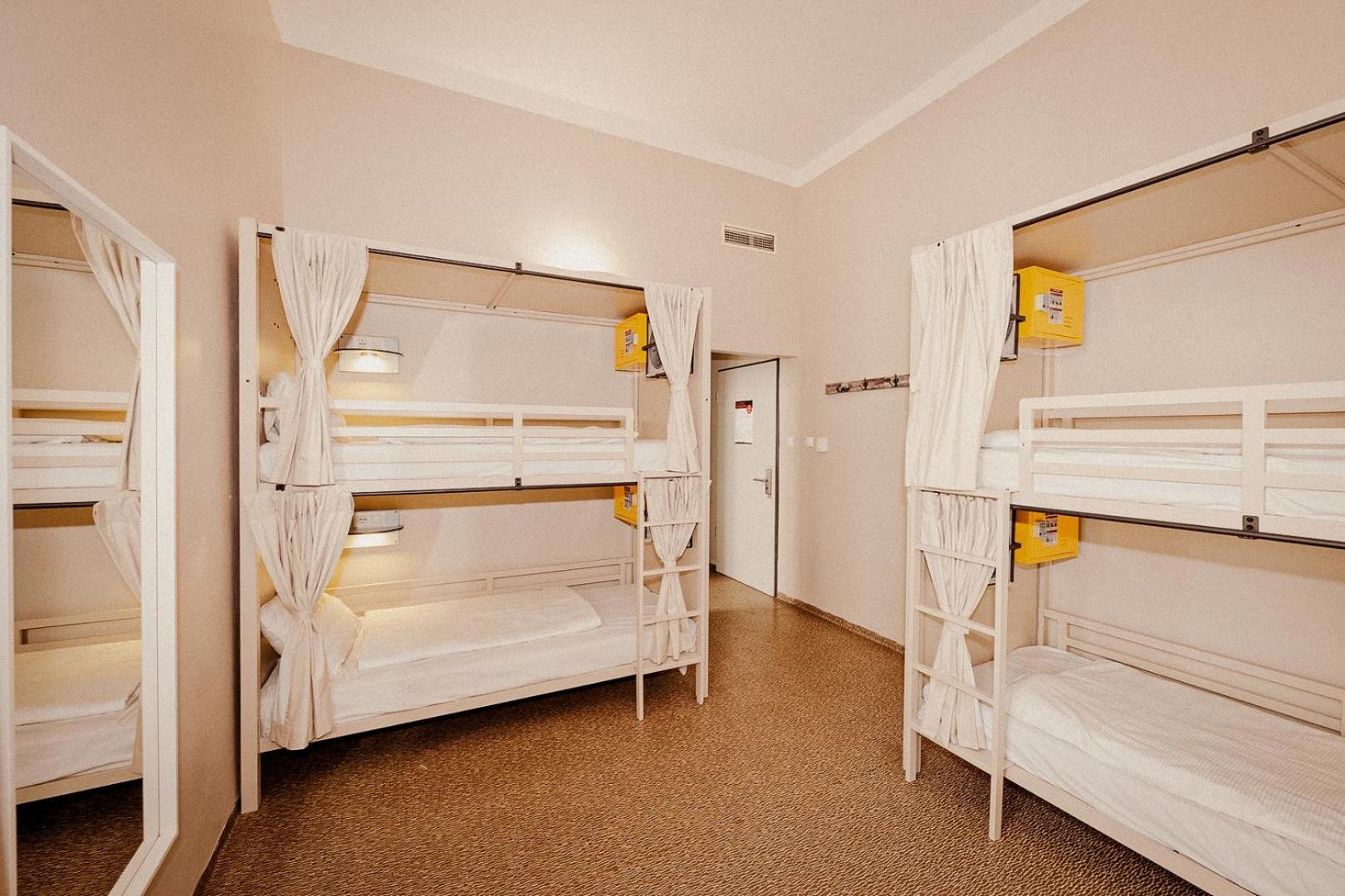 Dormitorio Misto con 4 Letti