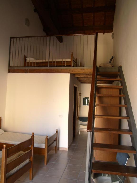Posto Letto in Dormitorio Maschile per 6 Persone