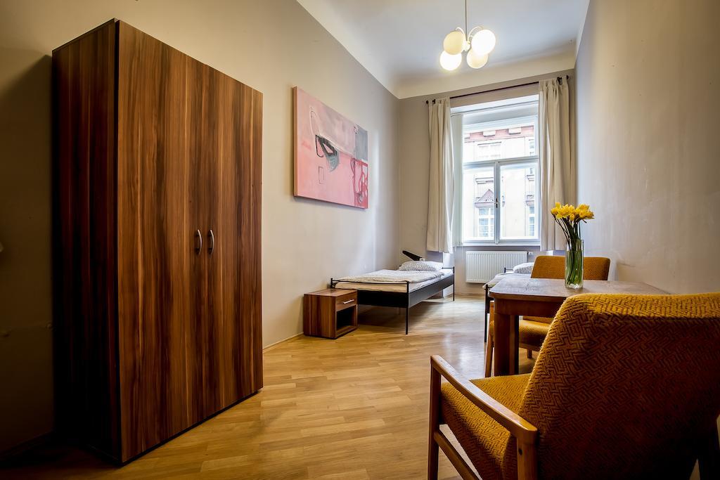 Standard Twin Room,233305672:JPEG