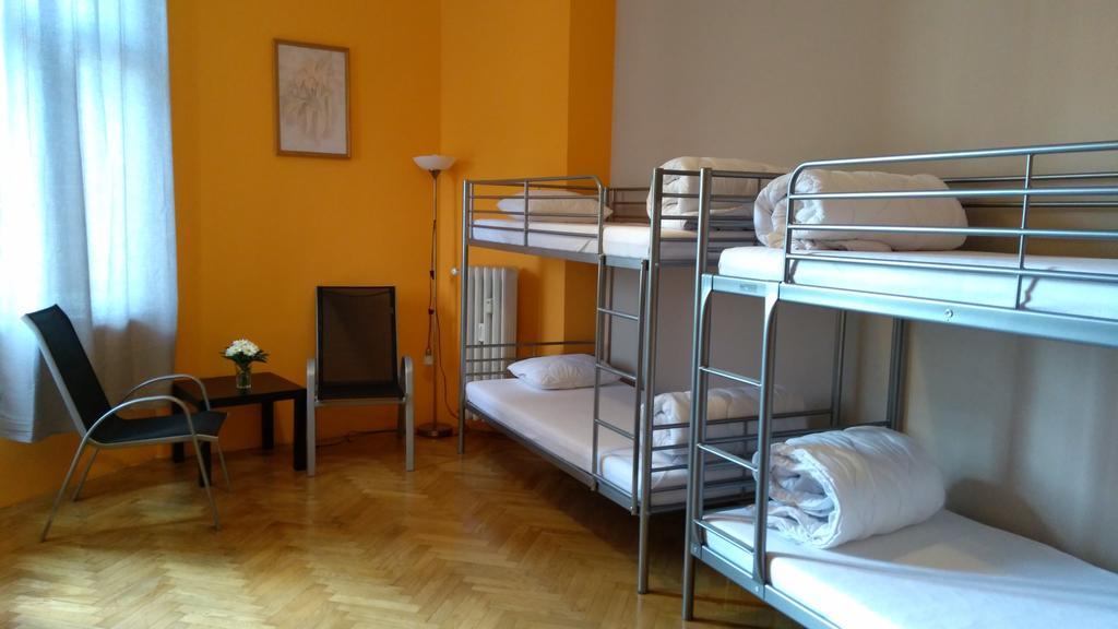 Letto a Castello in Dormitorio Femminile