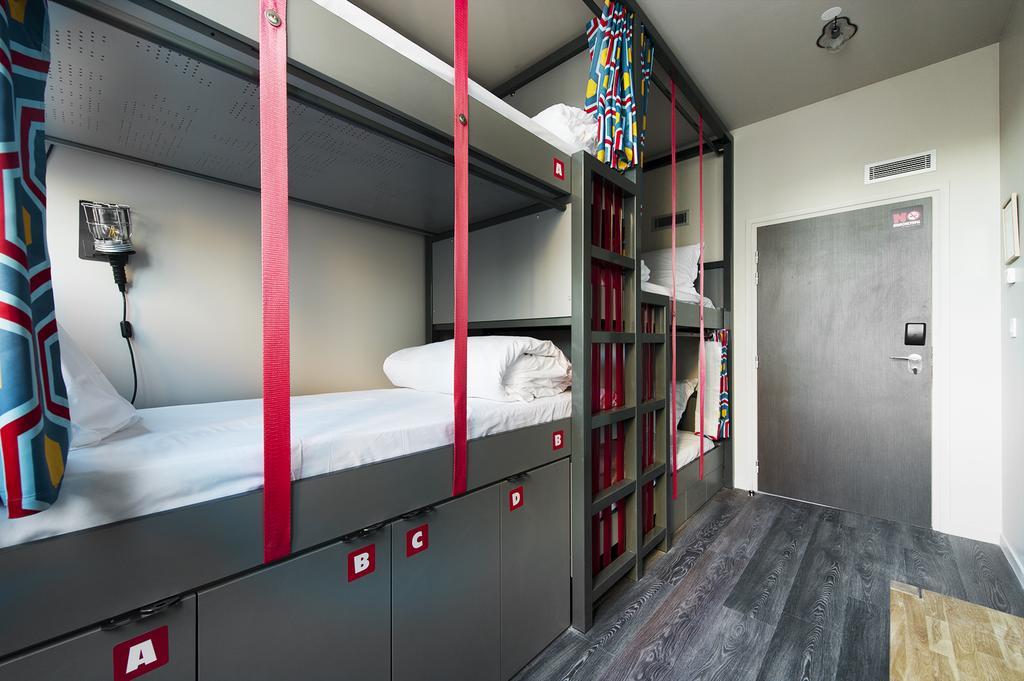 Posto Letto in Dormitorio con 4 Letti