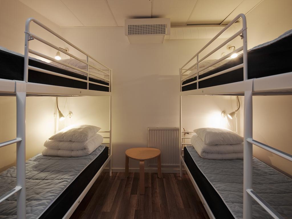 Posto Letto in Dormitorio con 4 Letti