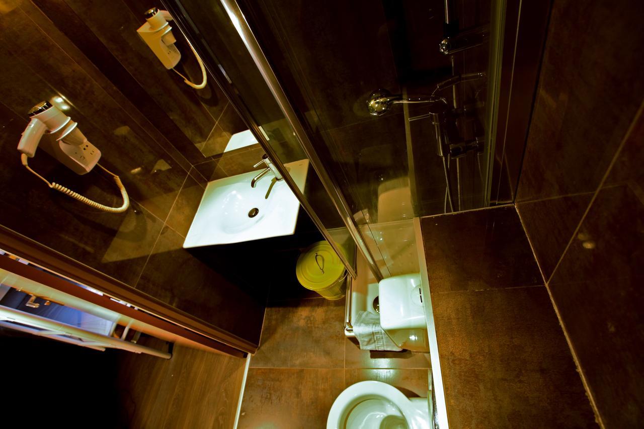 Posto Letto in Dormitorio Misto con 4 Letti