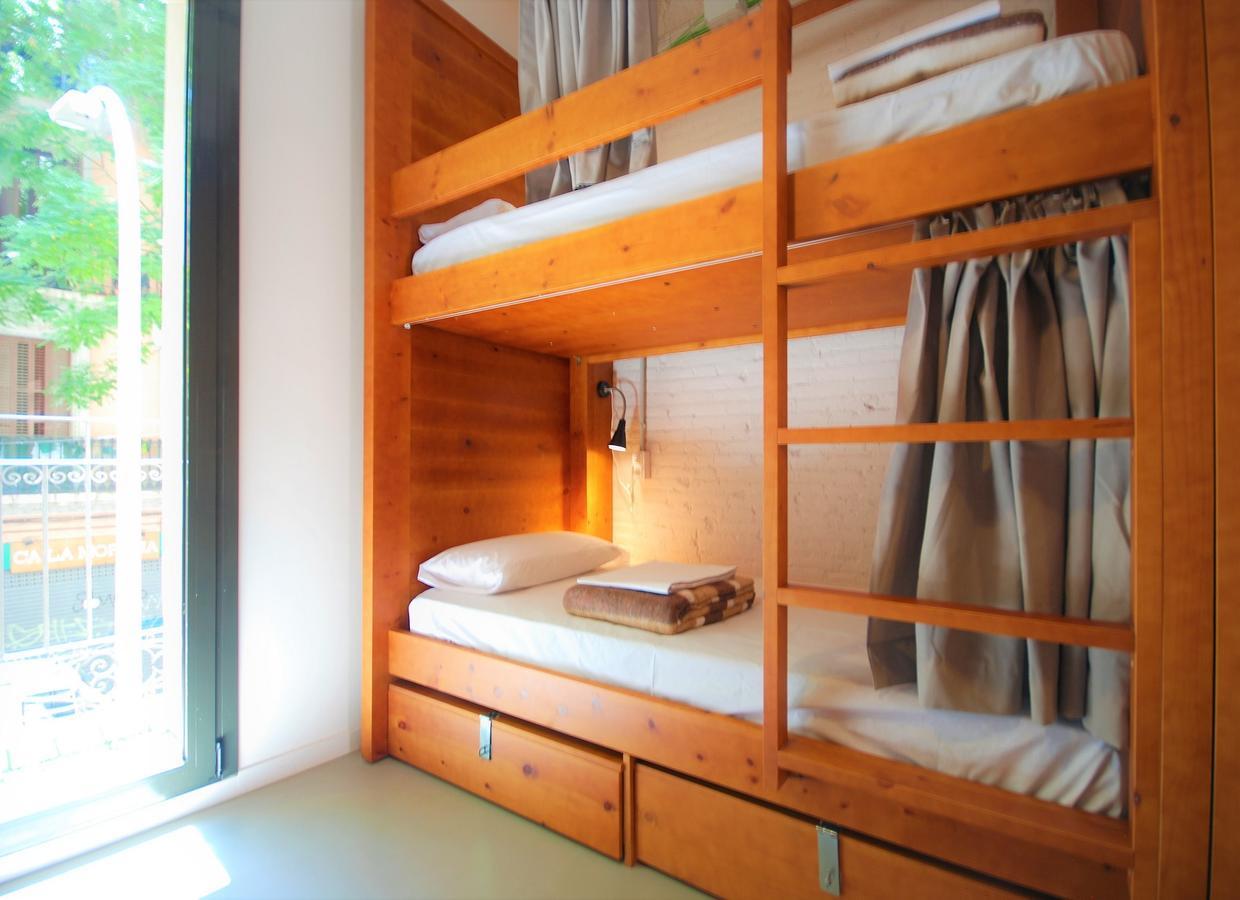 Bed in 14-Bed Mixed Dormitory Room,542996640:JPEG
