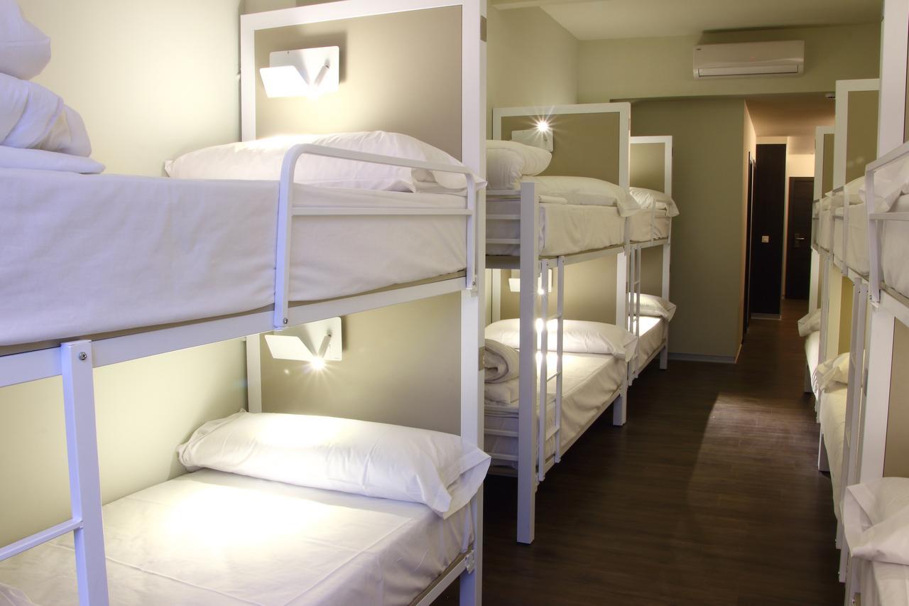 Letto a Castello Premium in Dormitorio Misto da 14 Persone con Bagno Privato