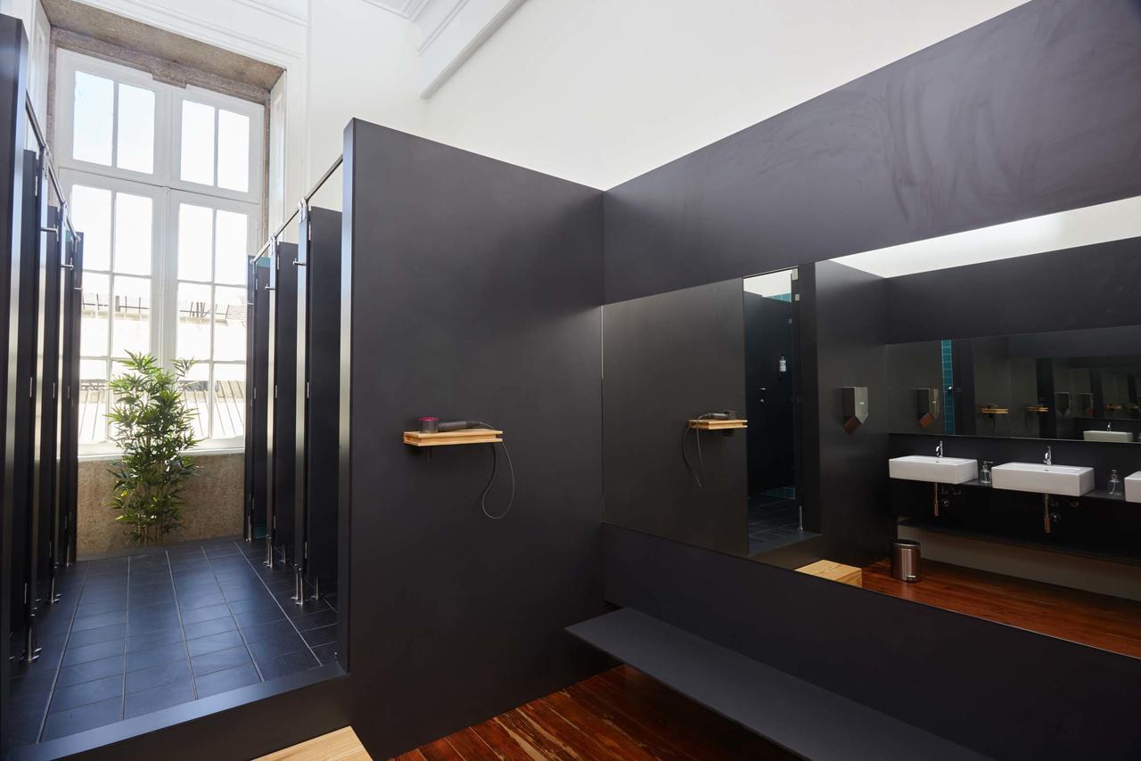 Camera Doppia con Letti Singoli e Bagno in Comune