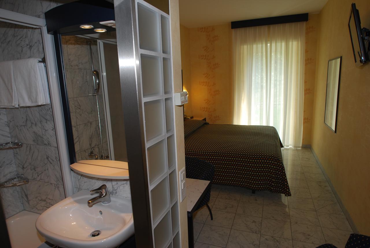 Standard Twin Room,633050328:JPEG