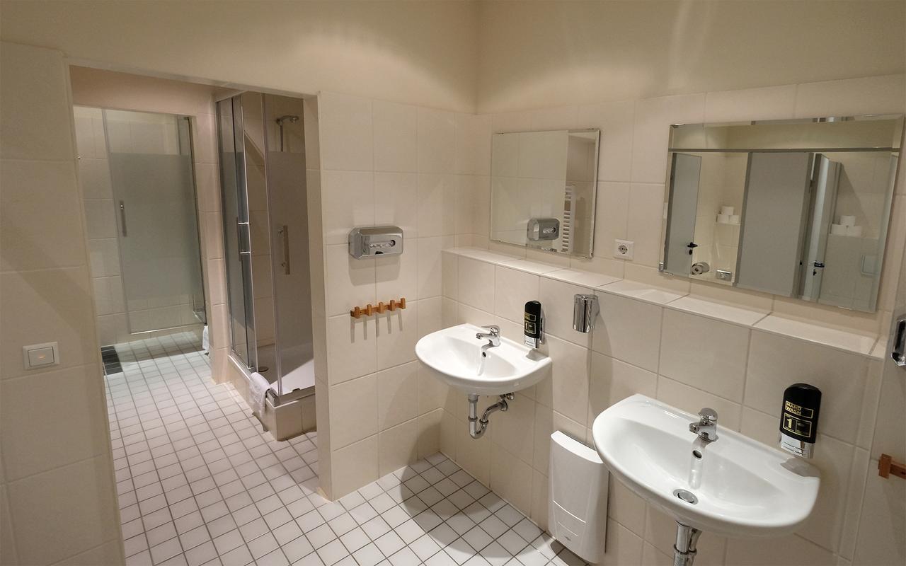 Posto Letto in Dormitorio Misto con 8 Letti