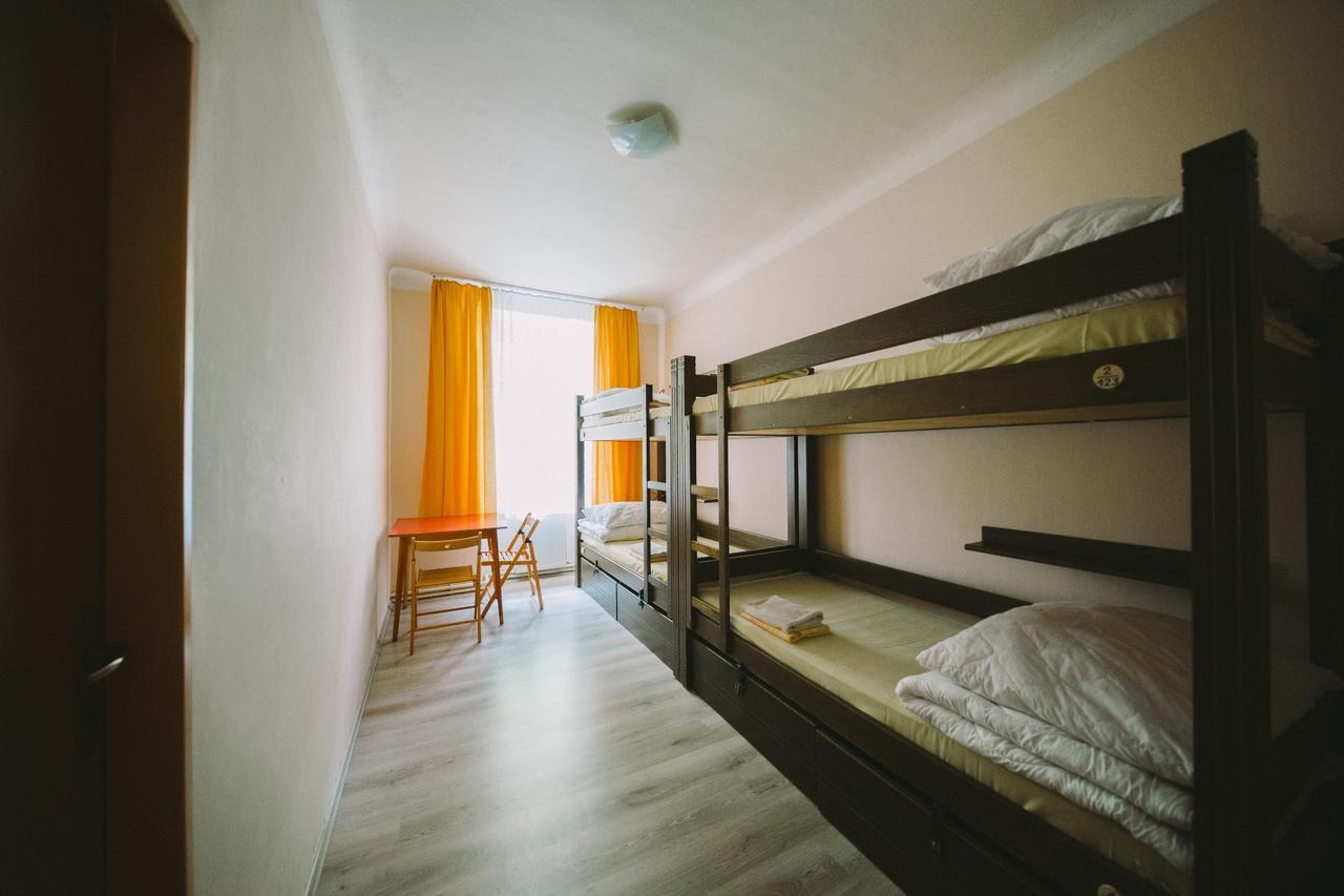 Posto Letto in Dormitorio Maschile per 4 Persone