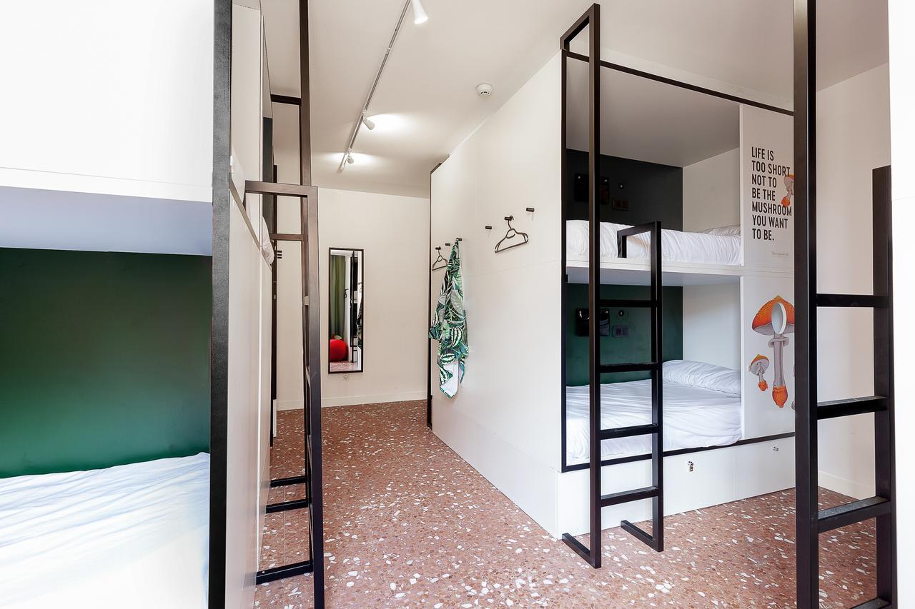 Bed 12-Bed Mixed Dormitory Room