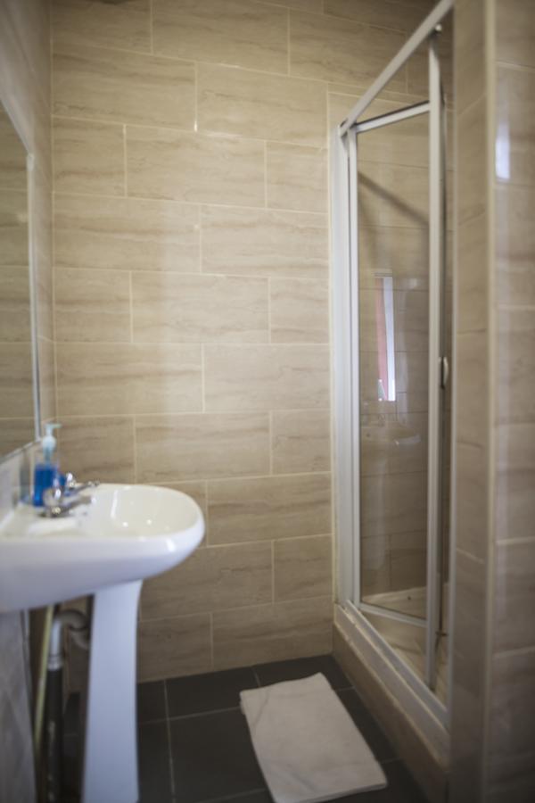 Camera Doppia con Letti Singoli con Bagno Privato Interno