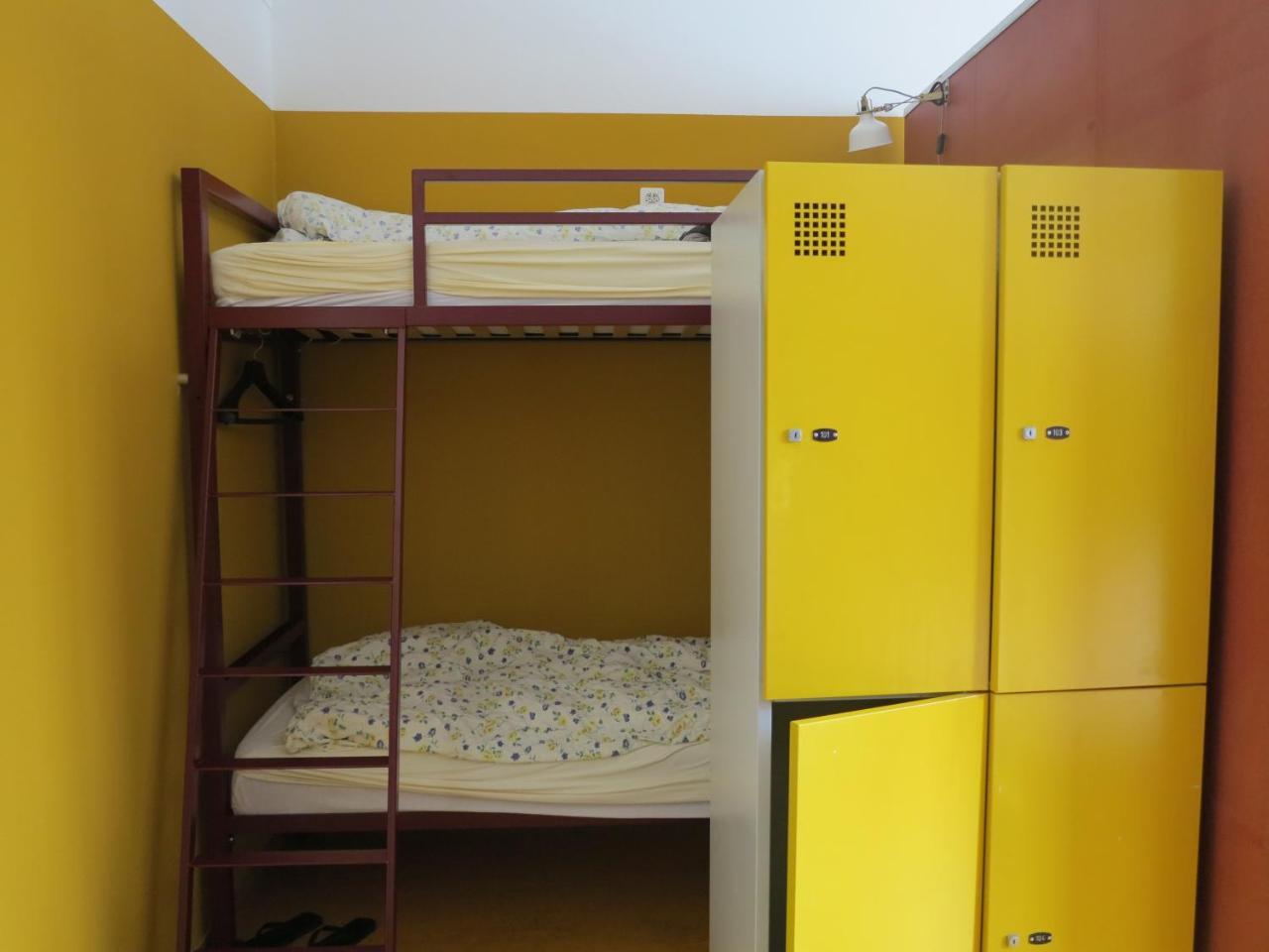 Letto in Dormitorio Misto
