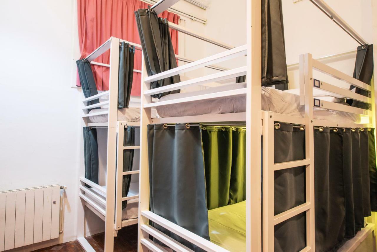 Bed in 8-Bed Female Dorm Shared Bathroom