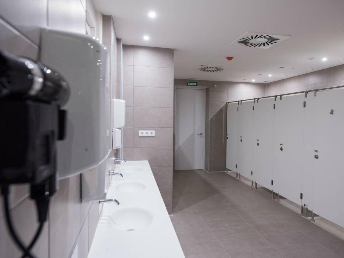 Posto Letto in Dormitorio Misto con 4 Letti