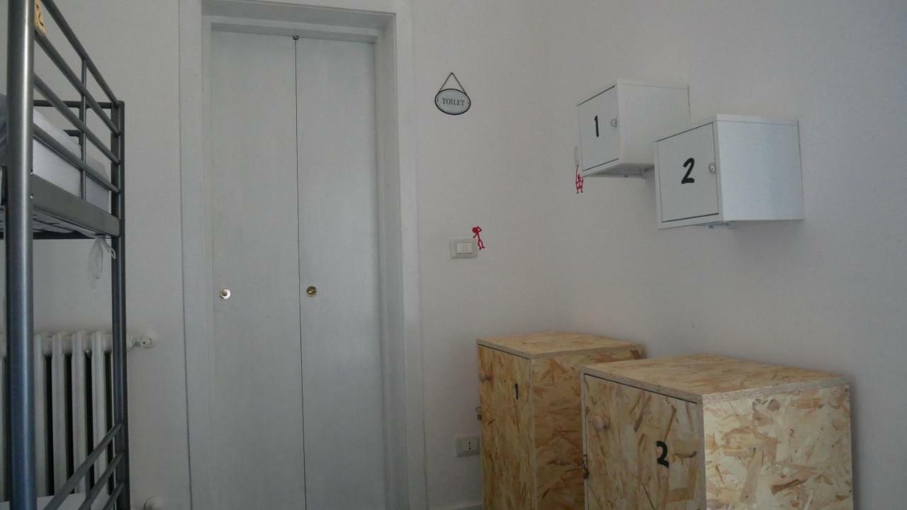 Posto Letto in Dormitorio Misto con 4 Letti