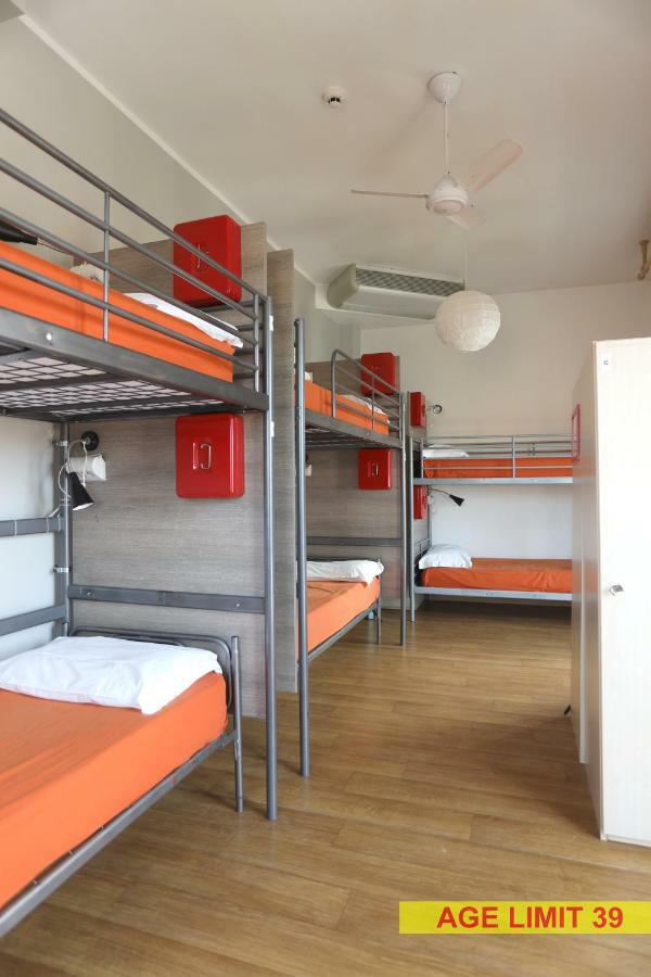 Posto Letto in Dormitorio Misto con 6 Letti