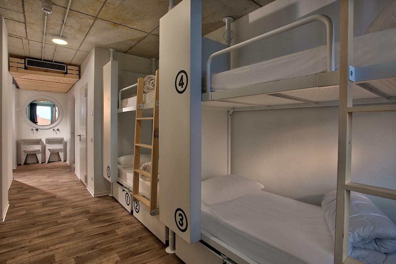 Posto Letto in Dormitorio Femminile per 7 Persone