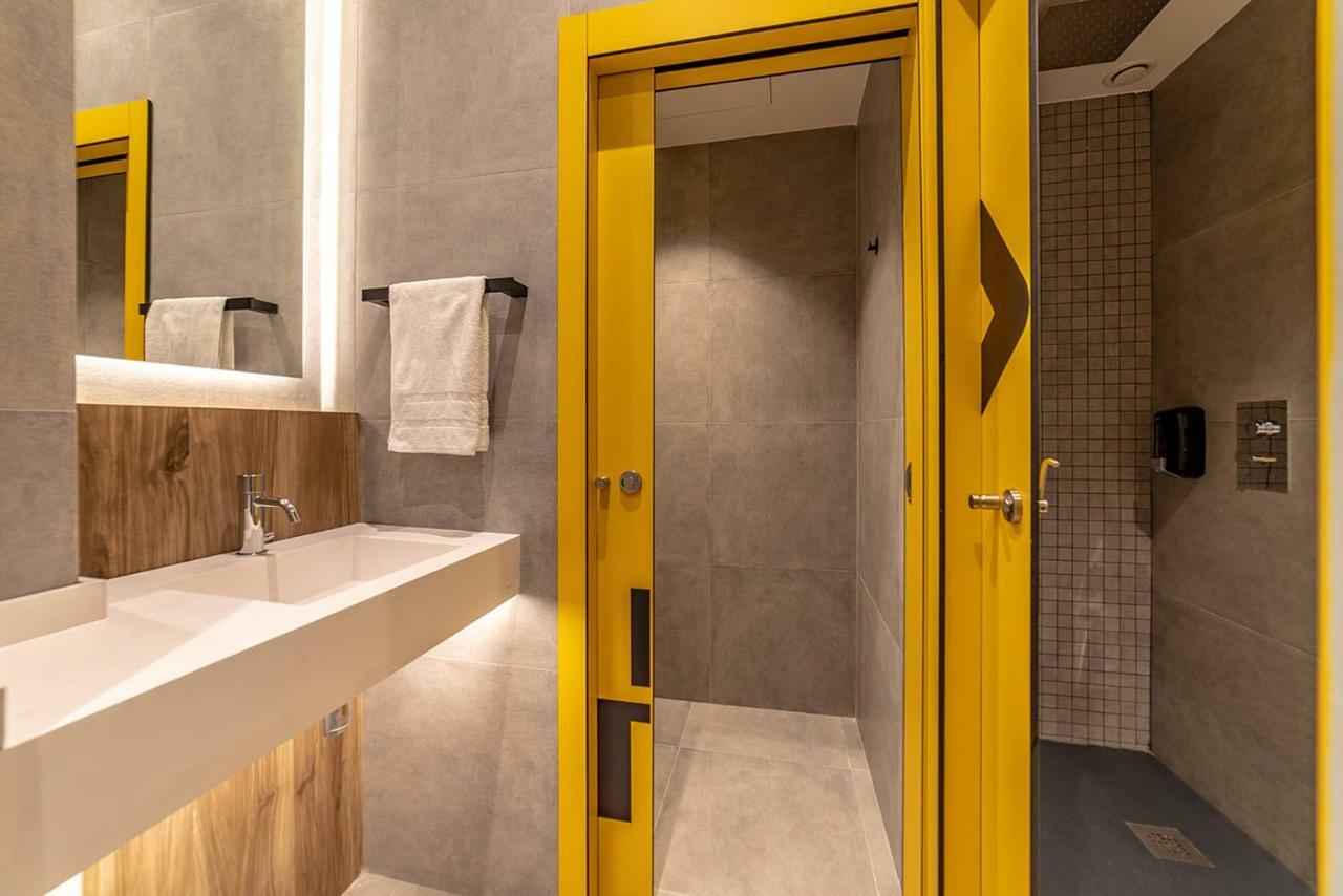 Posto Letto in Dormitorio Misto con 6 Letti