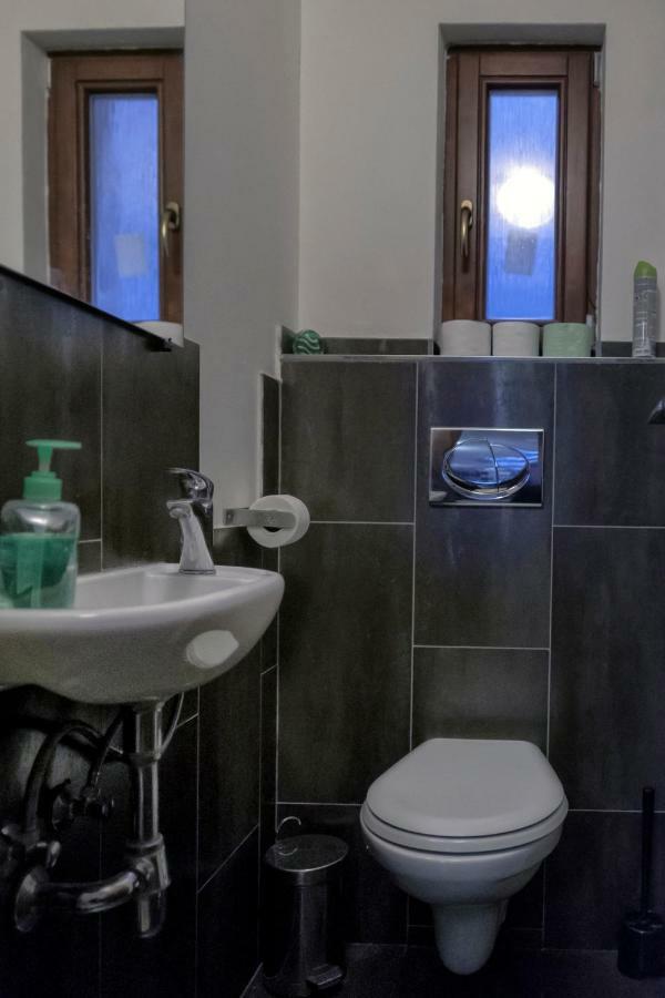 Posto Letto in Dormitorio Misto con 4 Letti