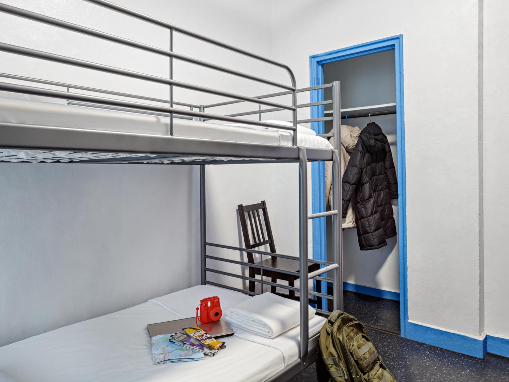 Posto Letto in Dormitorio con 2 Letti e con Bagno in Comune