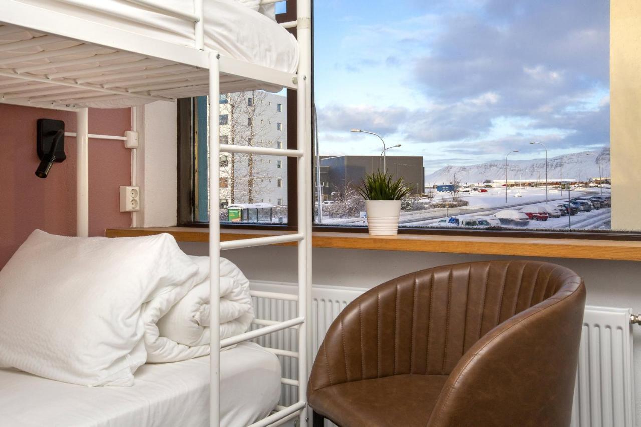 Posto Letto in Dormitorio Femminile con 6 Letti