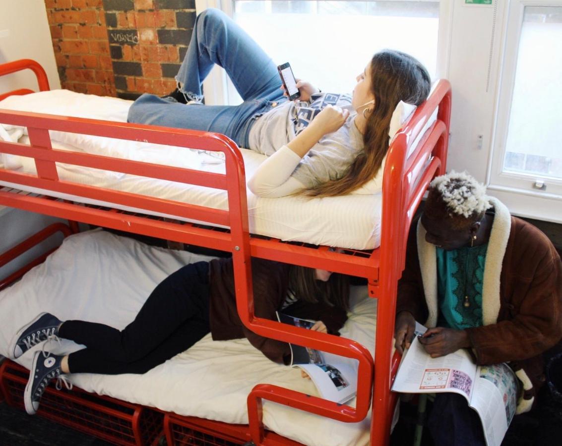 Posto Letto in Dormitorio Misto con 4 Letti