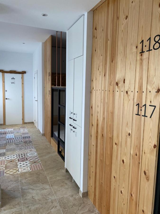 Posto Letto in Dormitorio Misto con 16 Letti