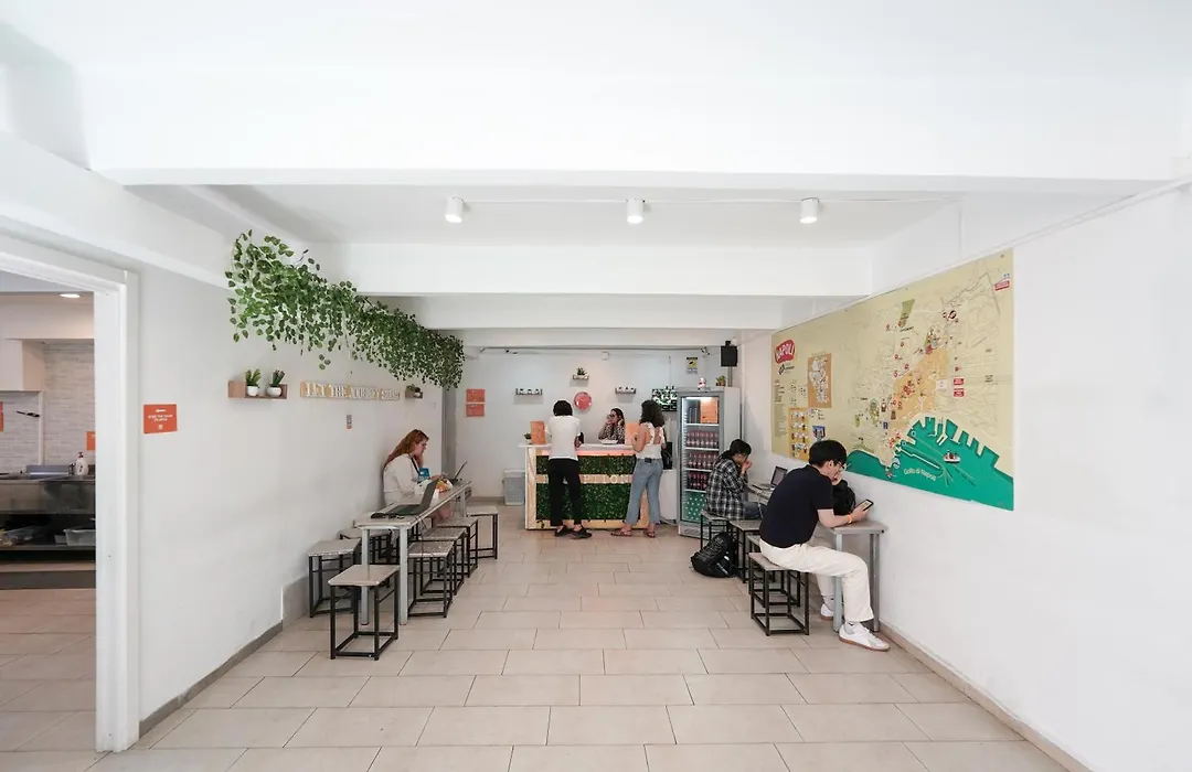Naples Experience Hostel - Age Limit 18-28-1