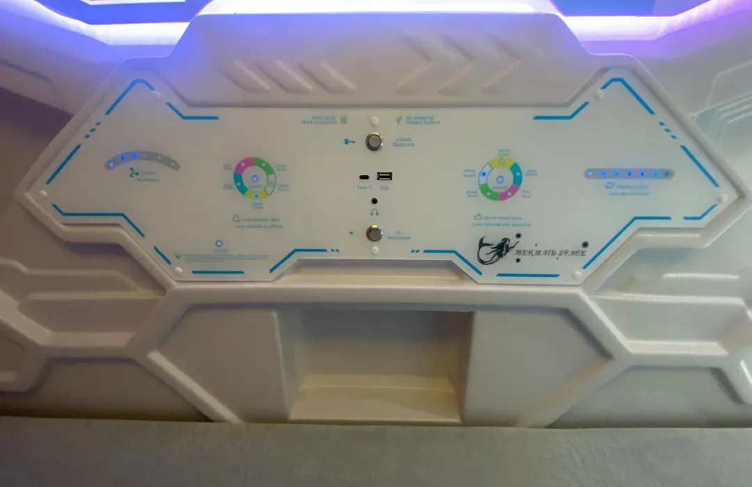 Mermaid Space Capsule Hostel Palermo-1