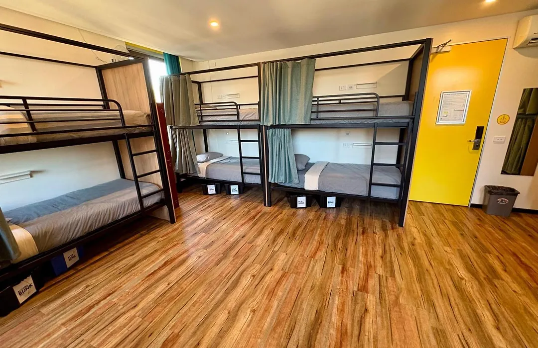 Flinders Backpackers-1
