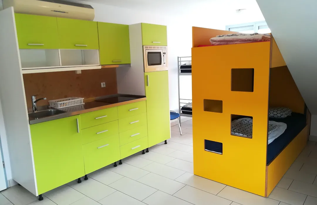 Simbol Hostel & Rooms With Free Private Parking-1