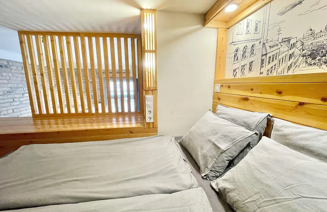 Lavender Circus Hostel, Doubles & Ensuites-1