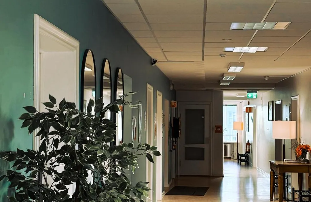 Baron'S Hostel-1