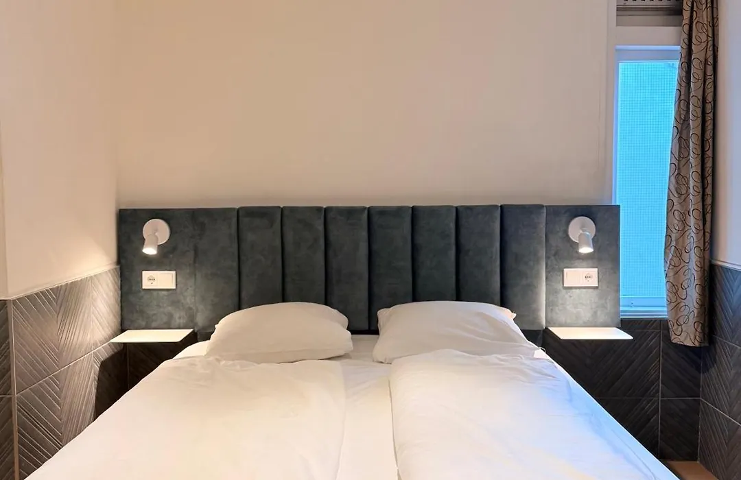 Hotel The Globe-1