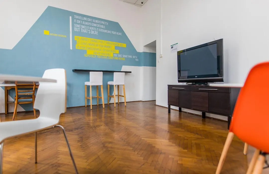 2B Hostel & Rooms-1