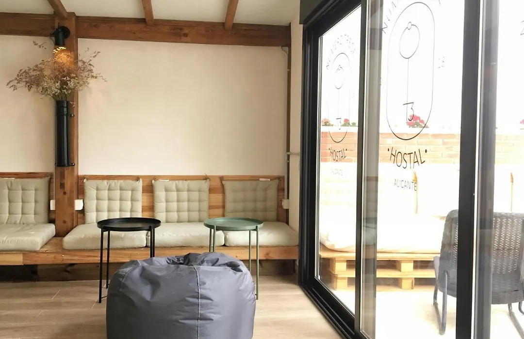 Hostel Numero Trece - Private Capsule Deds - Albergue Juvenil - FREE towels, coffee&tea, remote check-in-1