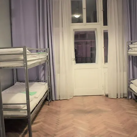 Globe Hostel Prague Adults Only-2