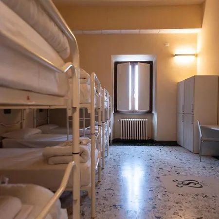 Hotel & Hostel 7-3