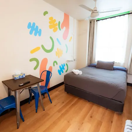 Flinders Backpackers-2