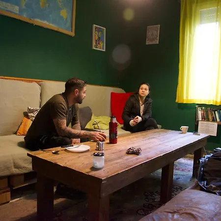 Sunflower City Student Hostel & Bar-3