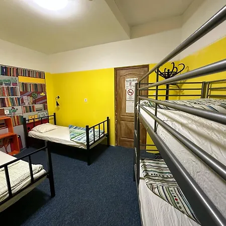 Baroque Hostel & Coworking-3