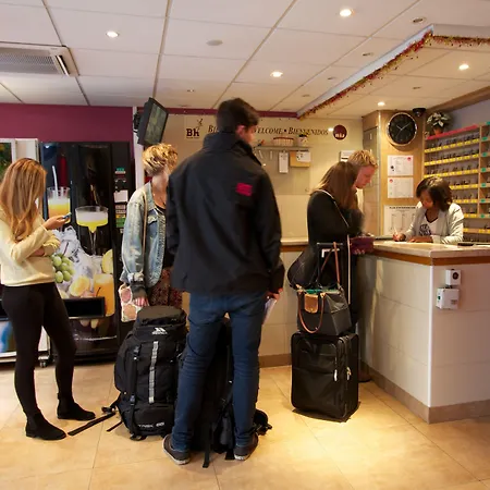 Bastille Hostel-2
