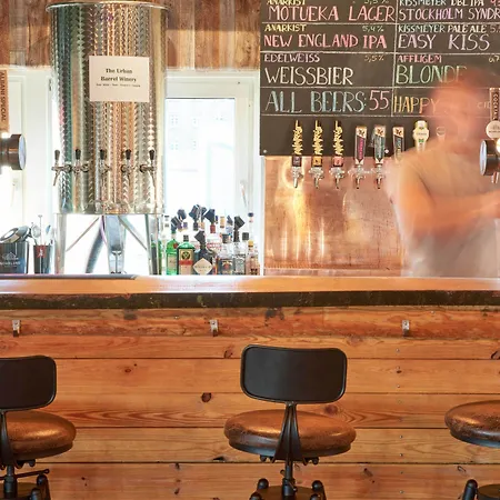 Urban Camper Hostel & Bar-3