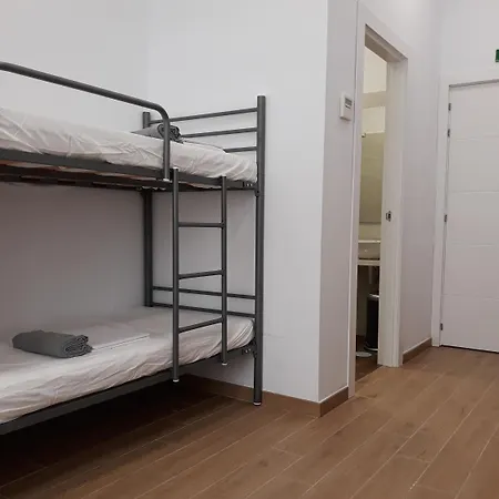 Hub Hostel Seville-2