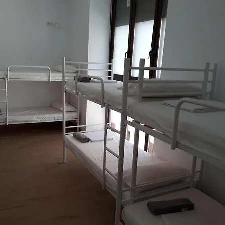 Hub Hostel Seville-3