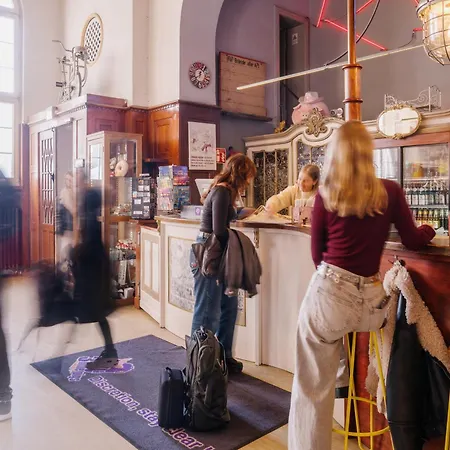 Three Little Pigs Hostel - Your Berlin Castle-3