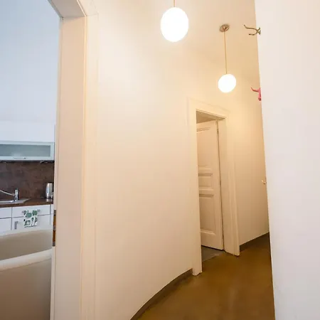 Sophie'S Hostel-2